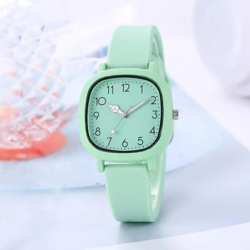 Fashion Women's Quartz Watch with Silicone Strap